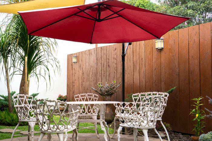 7xm.xyz485762 Luxury 9 Ft Side Pole Patio Garden Umbrella (Maroon) - Image 2